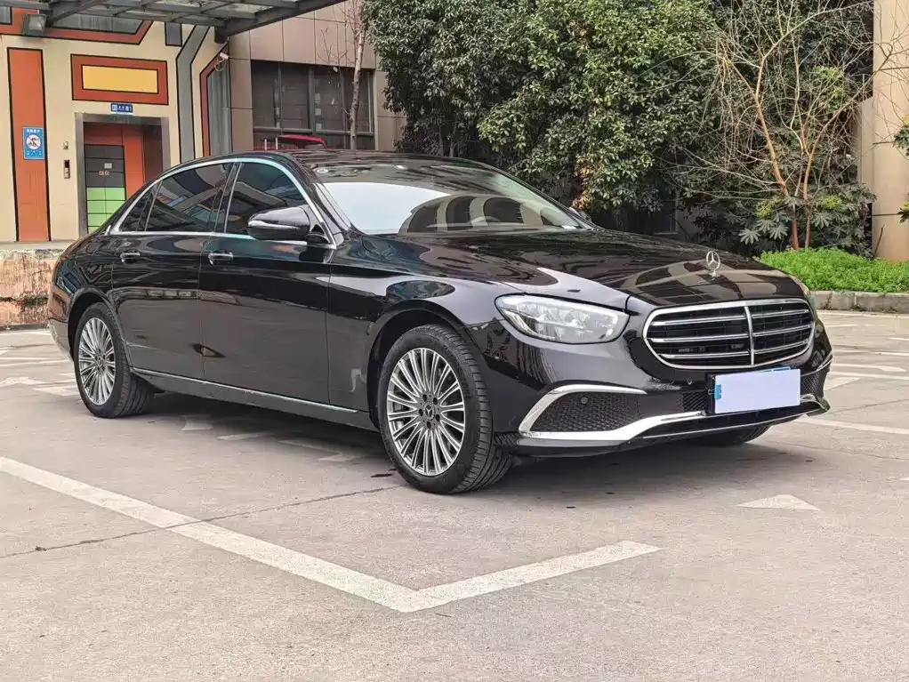 Mercedes-Benz E-Class — миниатюра 3