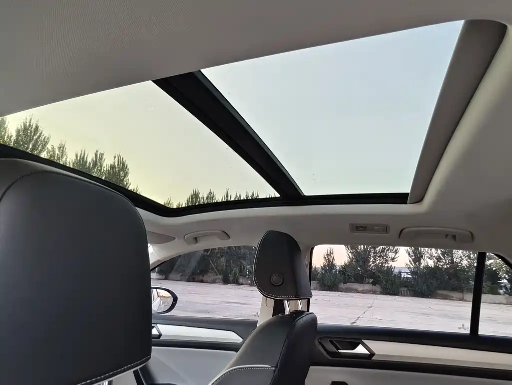 Volkswagen T-Roc — миниатюра 17