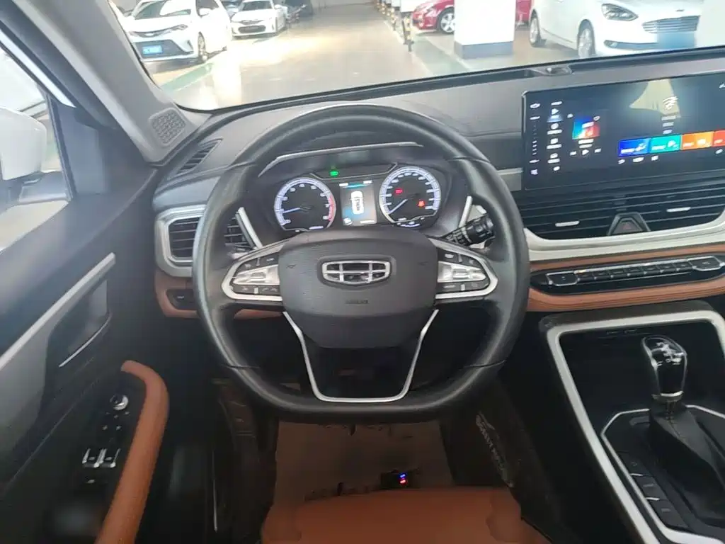 Geely Vision X6 — миниатюра 11