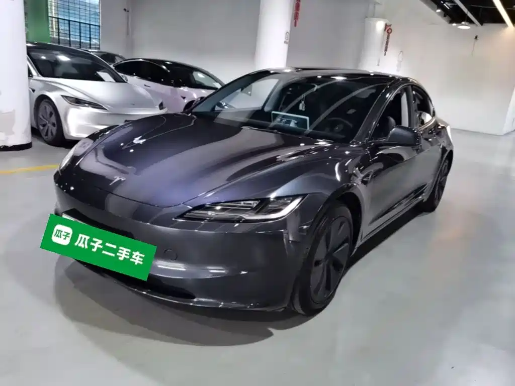 Tesla Model 3 — миниатюра 2