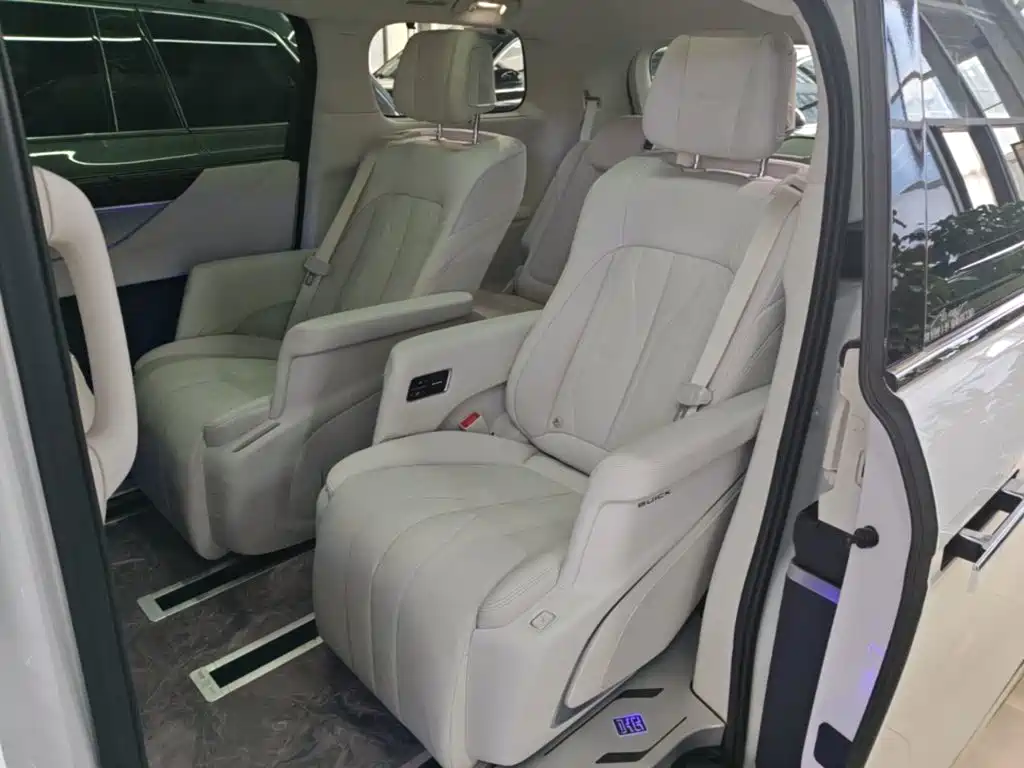 Buick GL8 Hybrid — миниатюра 17