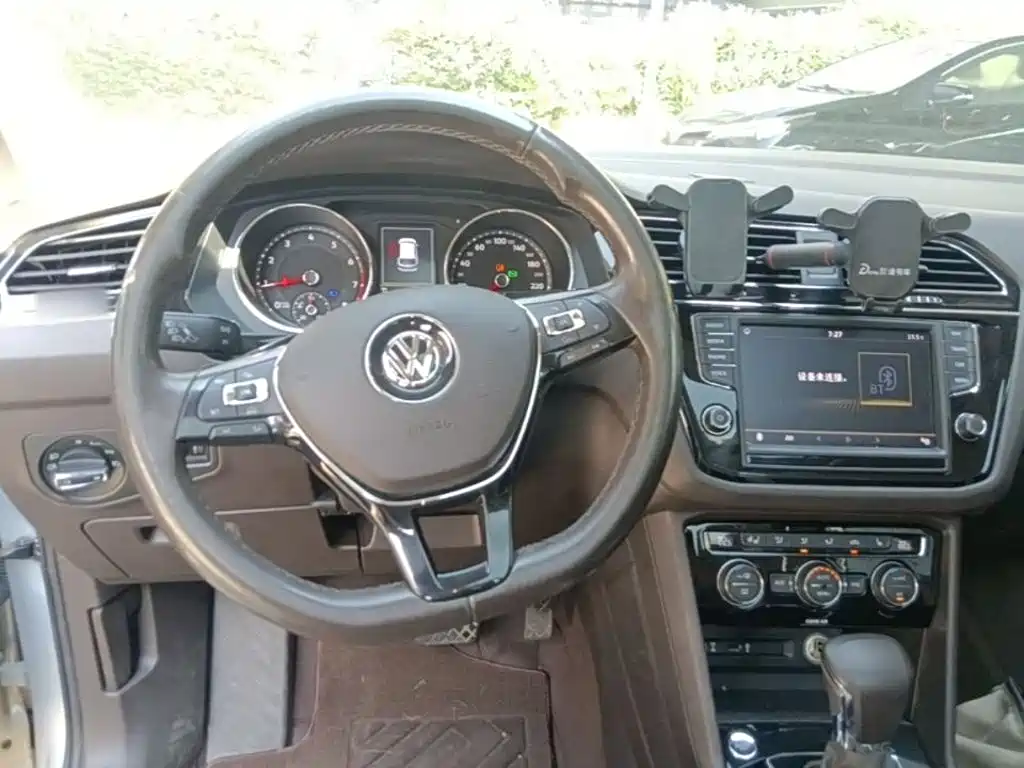 Volkswagen Tiguan L — миниатюра 11