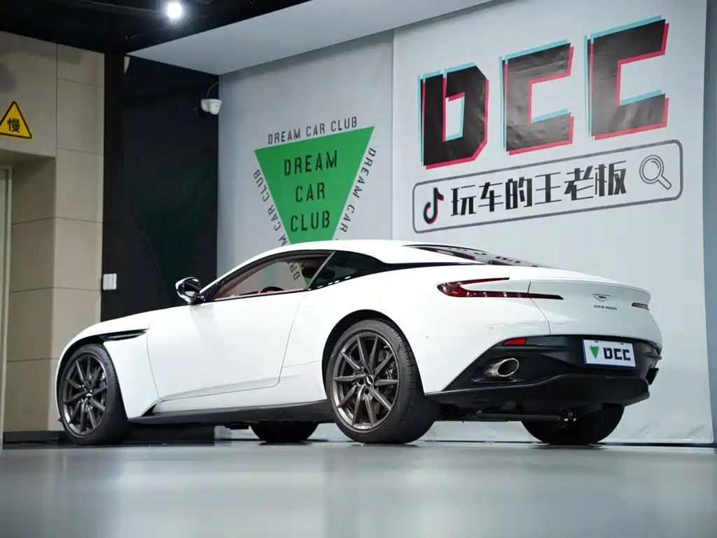 Aston Martin DB11 — миниатюра 52