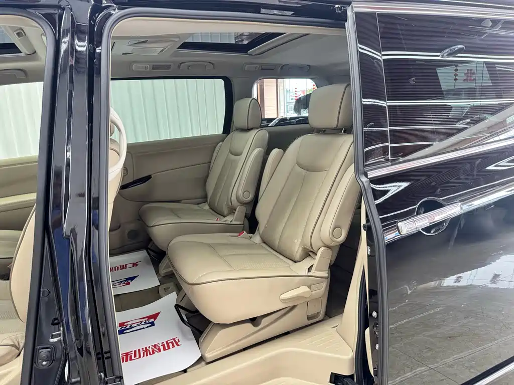 Nissan Quest — миниатюра 8