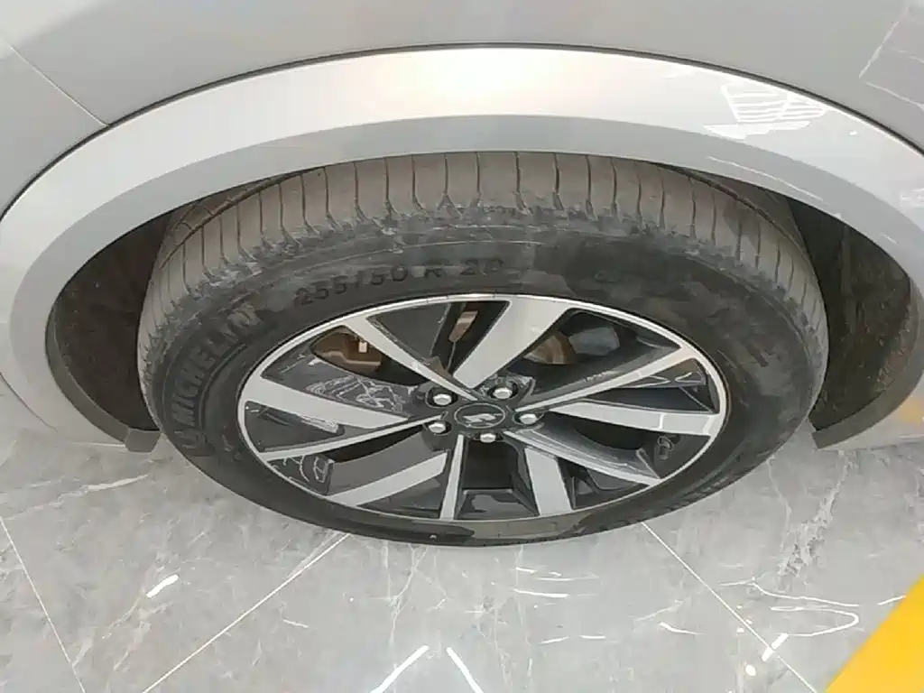 Li Auto Li L8 — миниатюра 23