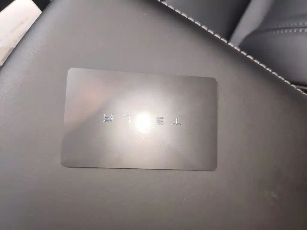 Tesla Model 3 — миниатюра 9