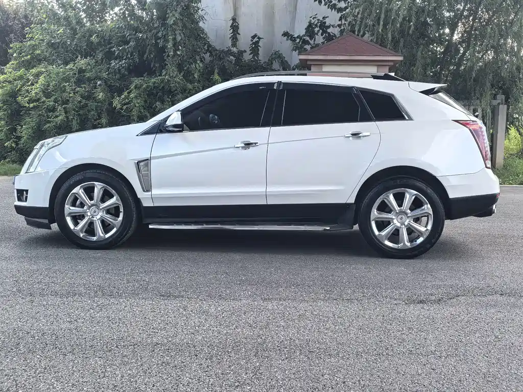 Cadillac SRX — миниатюра 3