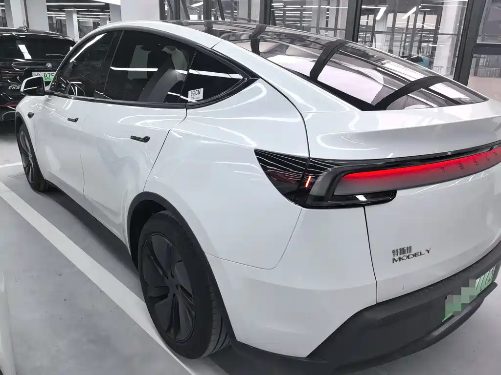 Tesla Model Y — фотографии объявления, Фото 13