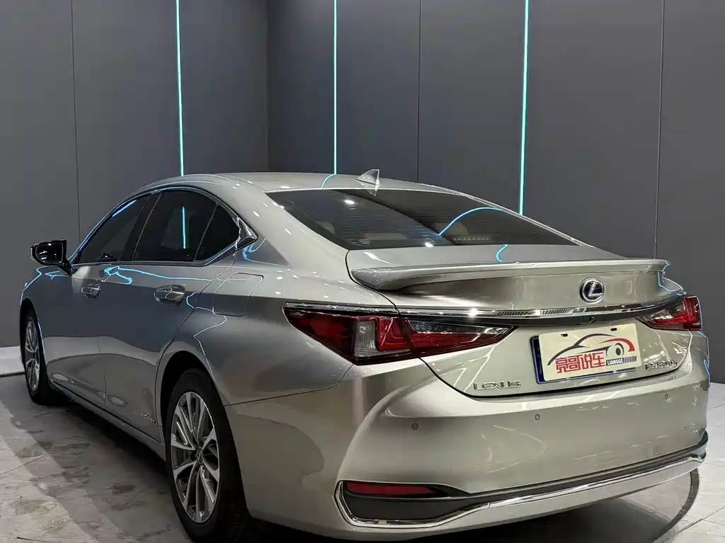 Lexus ES — миниатюра 8