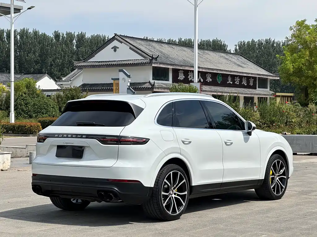 Porsche Cayenne — миниатюра 15