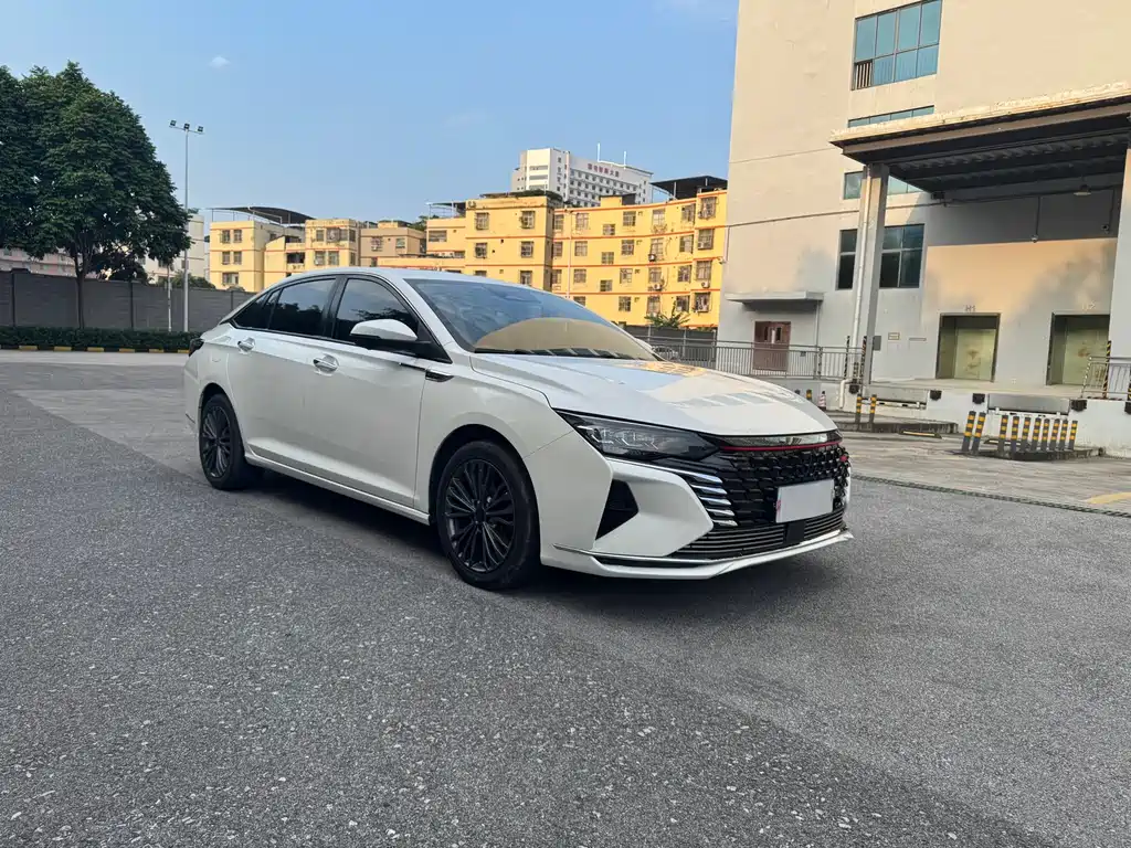 DONGFENG YI HYUN MAX