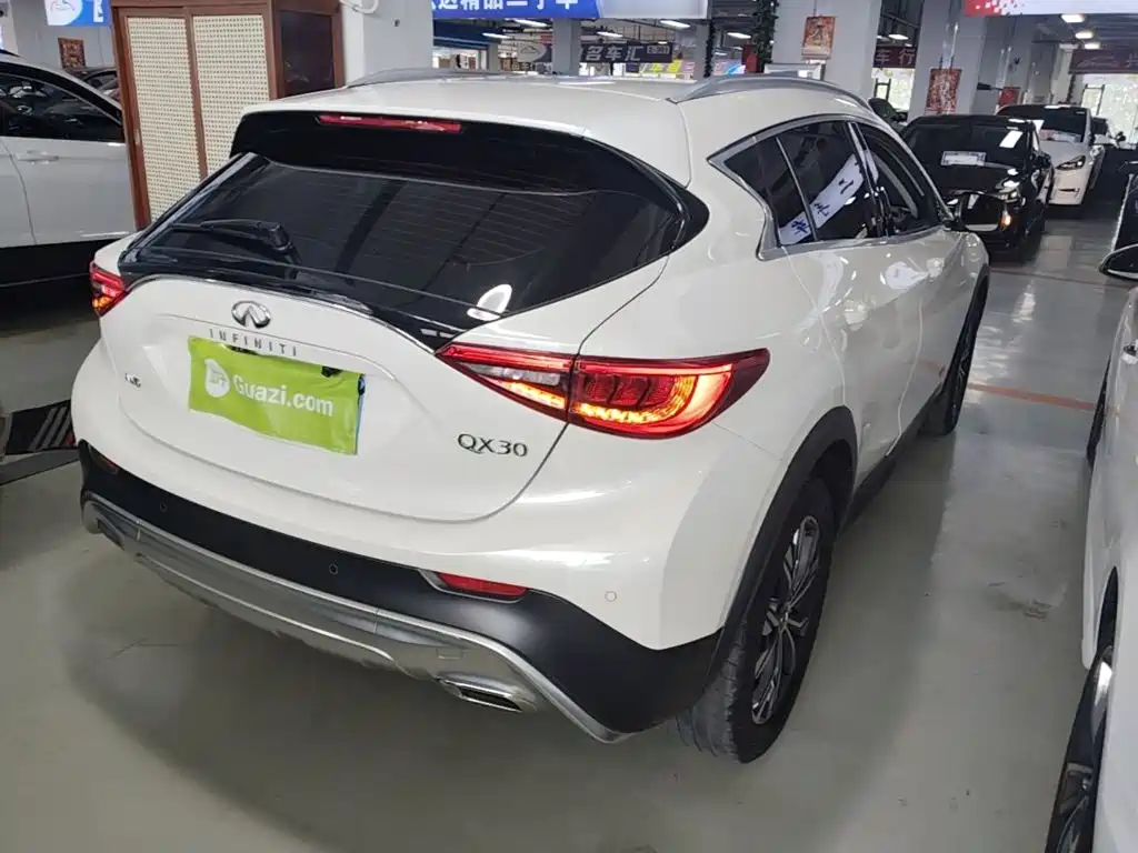 Infiniti QX30 — миниатюра 7