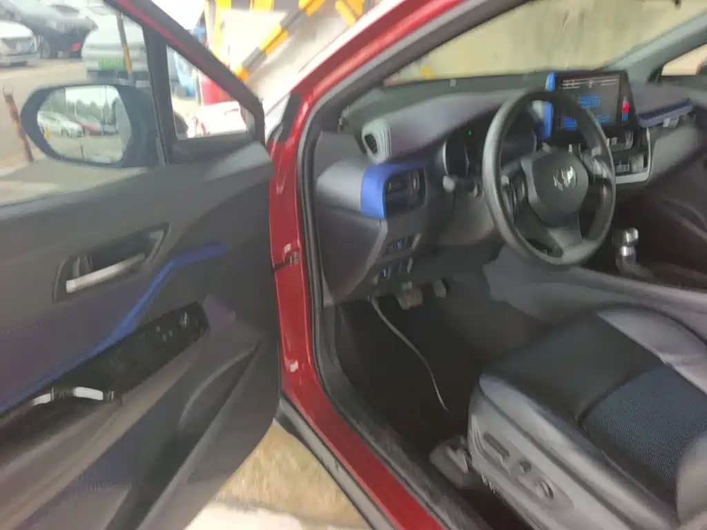 Toyota C-HR — миниатюра 16