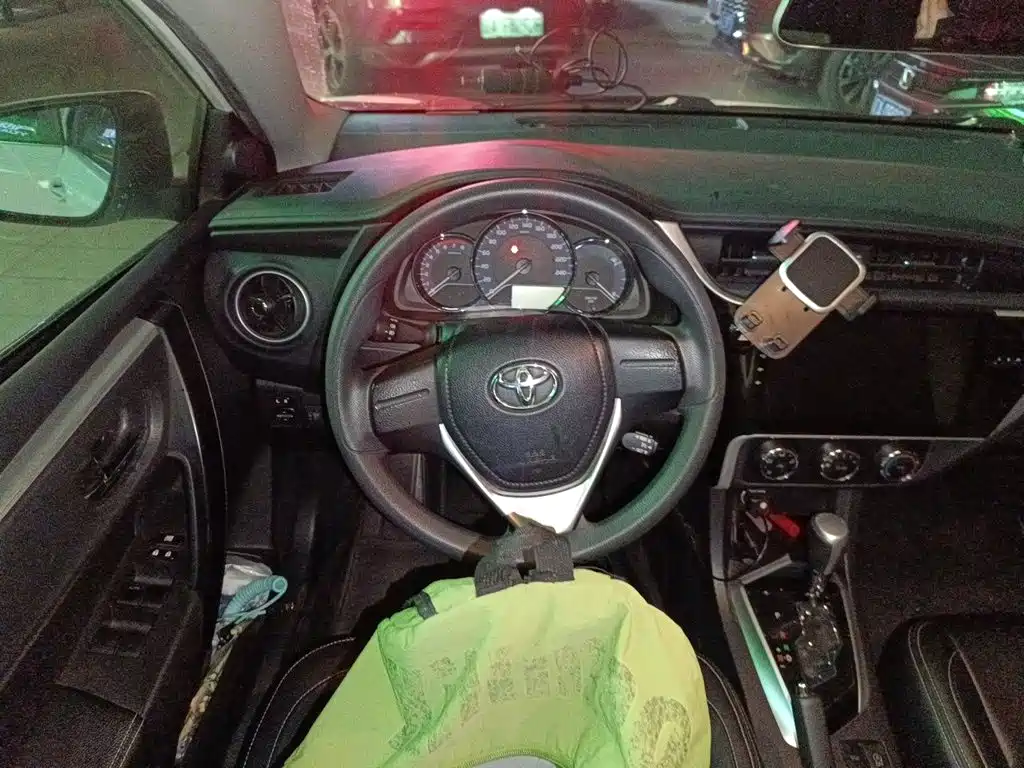 Toyota Corolla — миниатюра 6