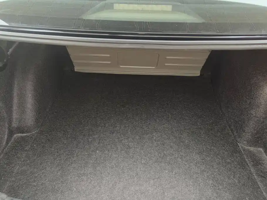 Volkswagen Santana — миниатюра 4
