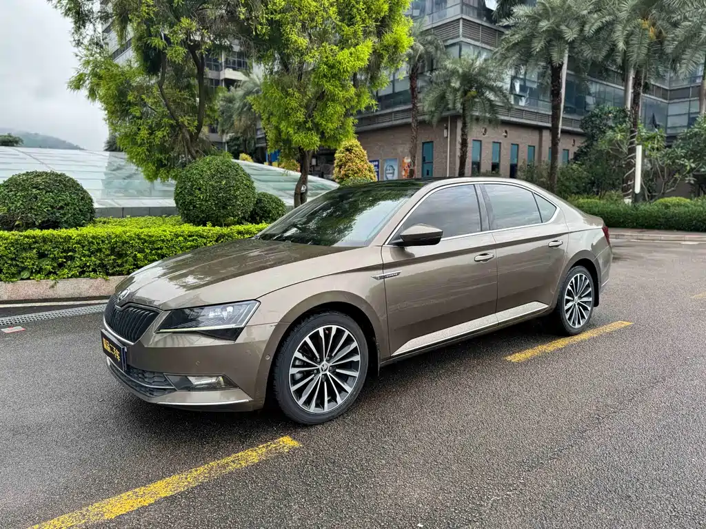 Купить Skoda Superb