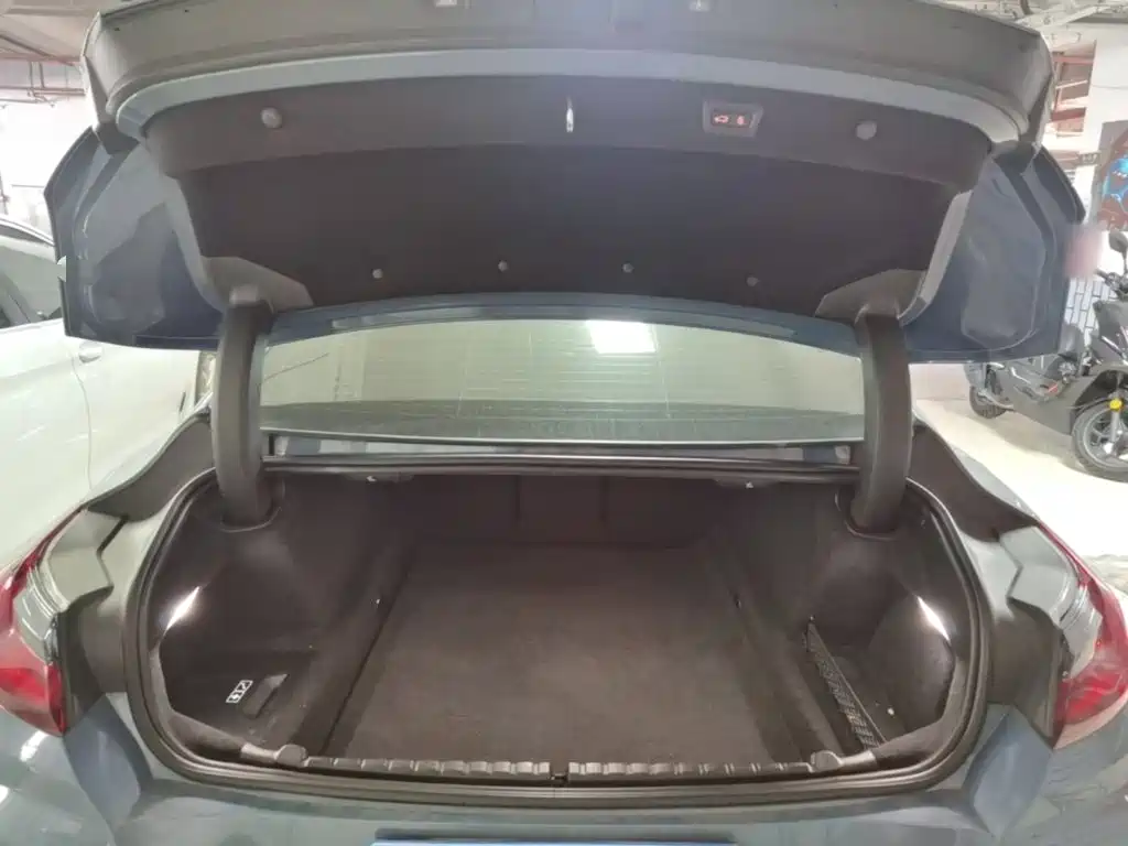 BMW 8 Series — миниатюра 19