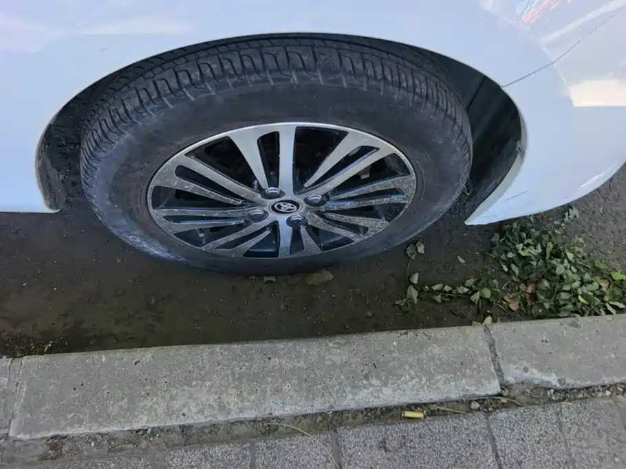 Toyota Yaris L — миниатюра 6