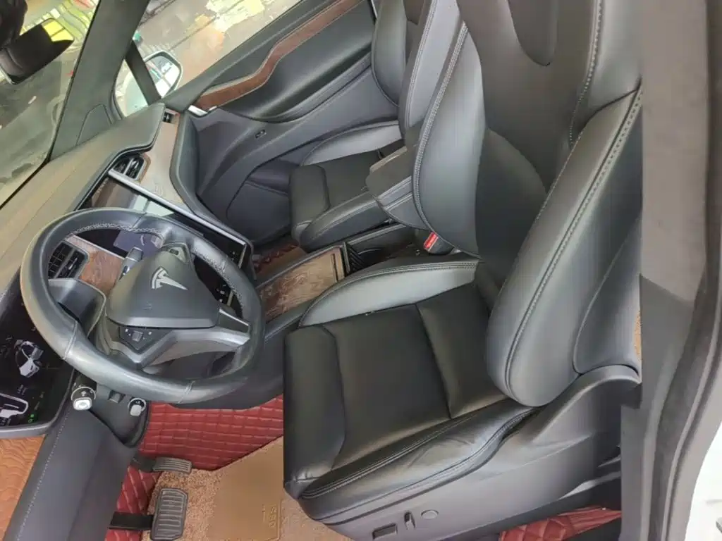 Tesla Model X — миниатюра 15