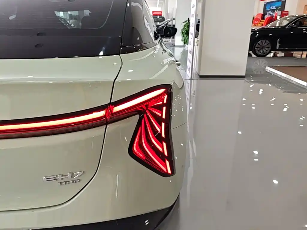 Hongqi Hongqi EH7 — миниатюра 8