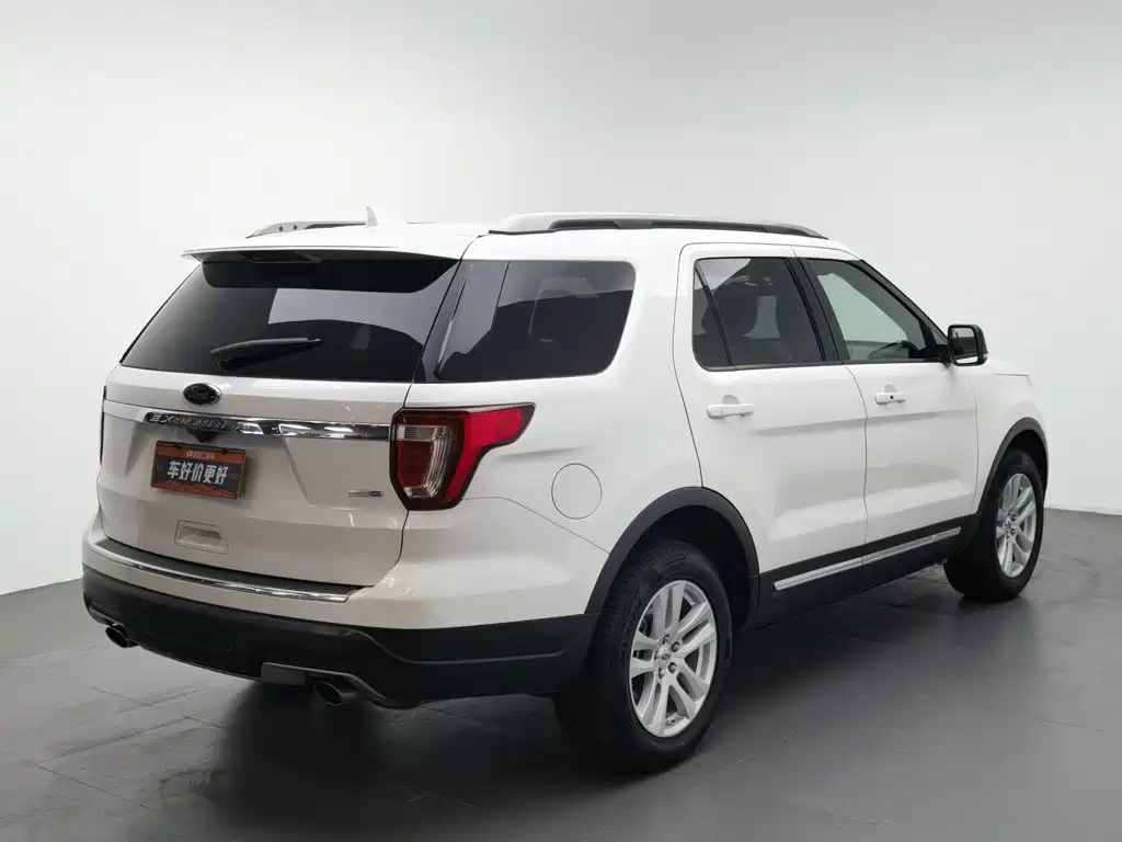 Ford Explorer (Import) — миниатюра 2