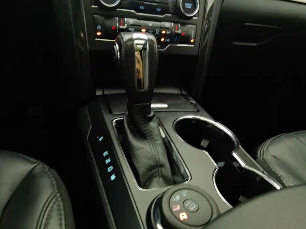 Ford Explorer (Import) — миниатюра 13