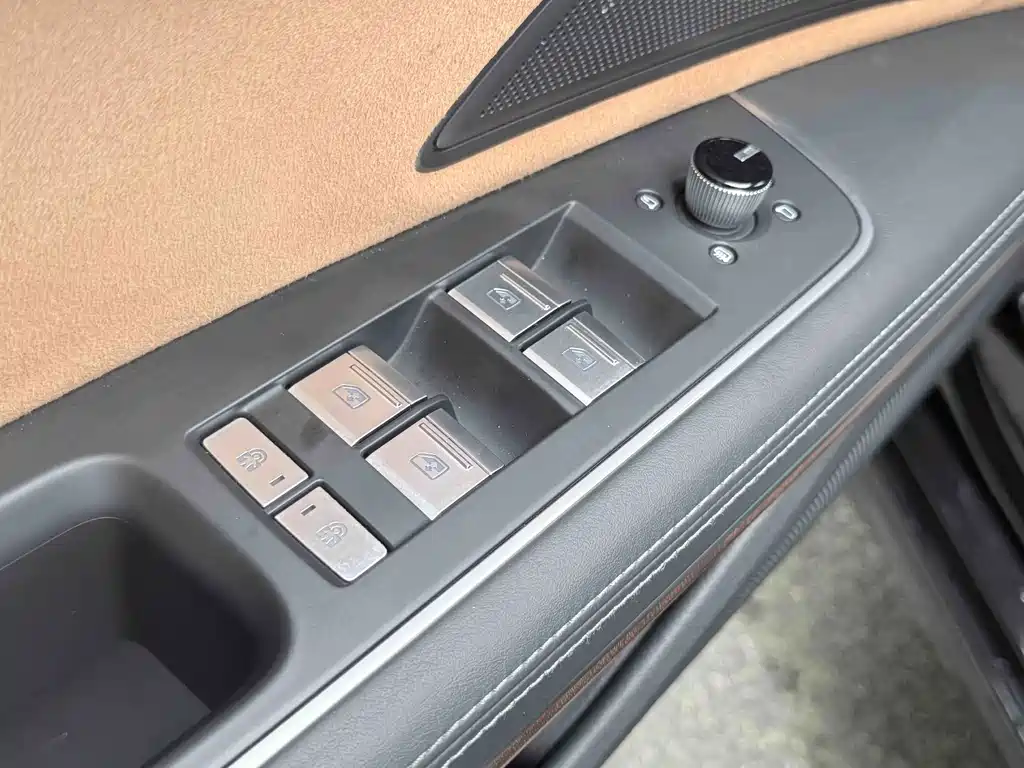 Audi A8 — миниатюра 18