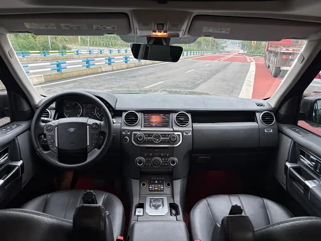 Land Rover Discovery — миниатюра 11