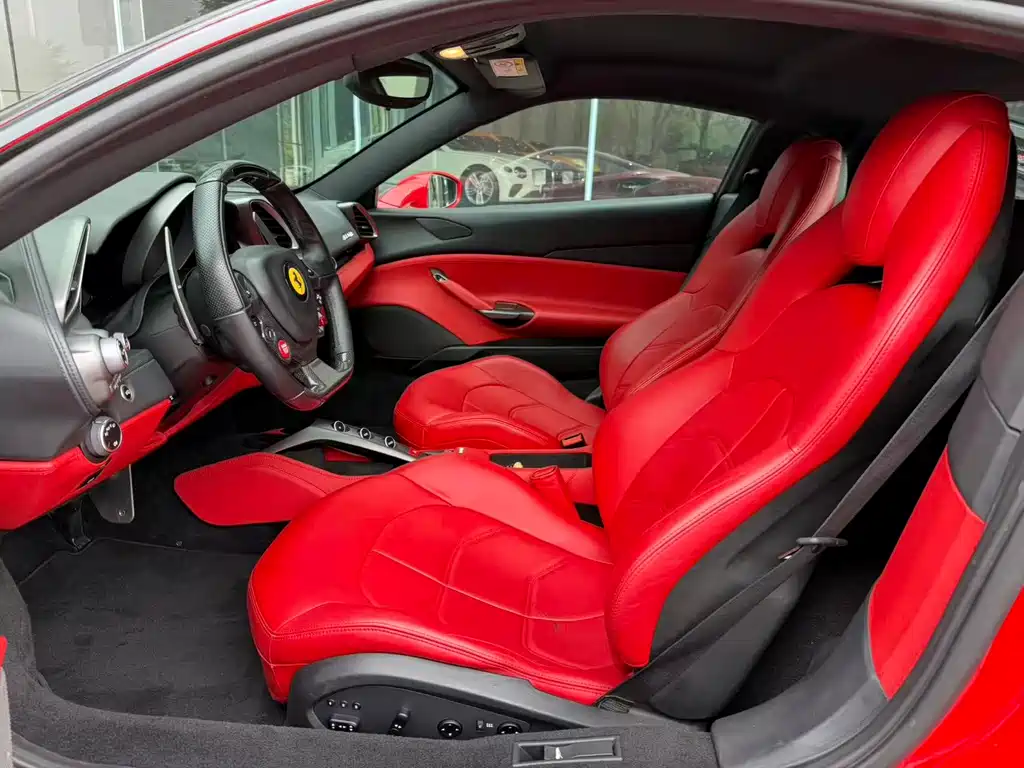 Ferrari 488 — миниатюра 4