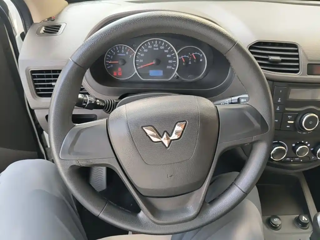 Wuling Hongguang — миниатюра 11