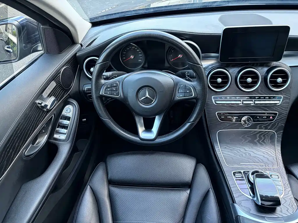 Mercedes-Benz C-Class — миниатюра 14