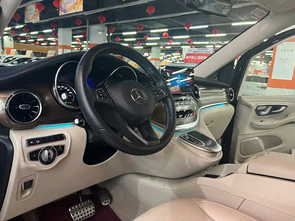 MERCEDES-BENZ V CLASS