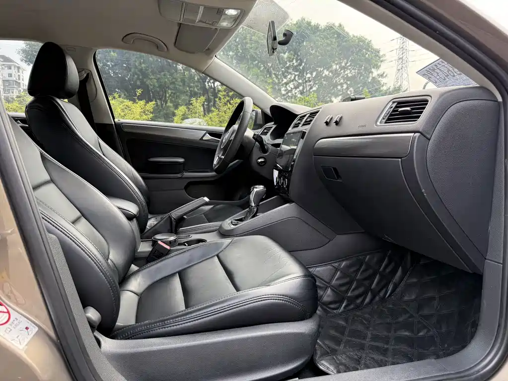 Volkswagen Sagitar — миниатюра 6
