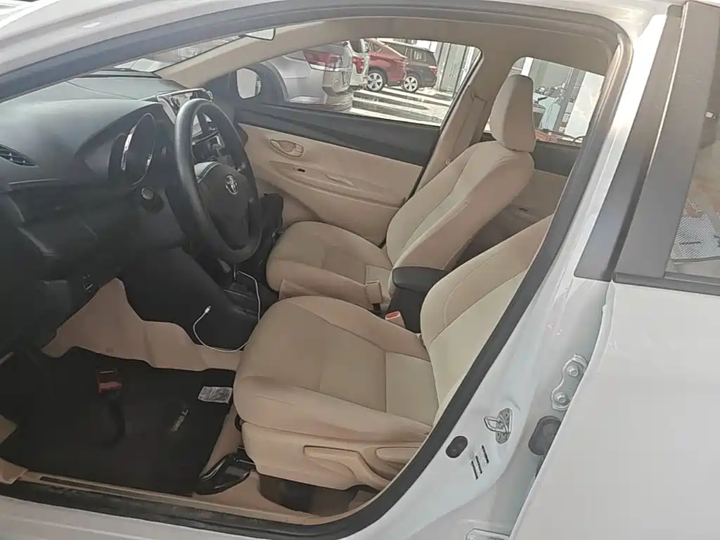 Toyota Yaris L — миниатюра 15