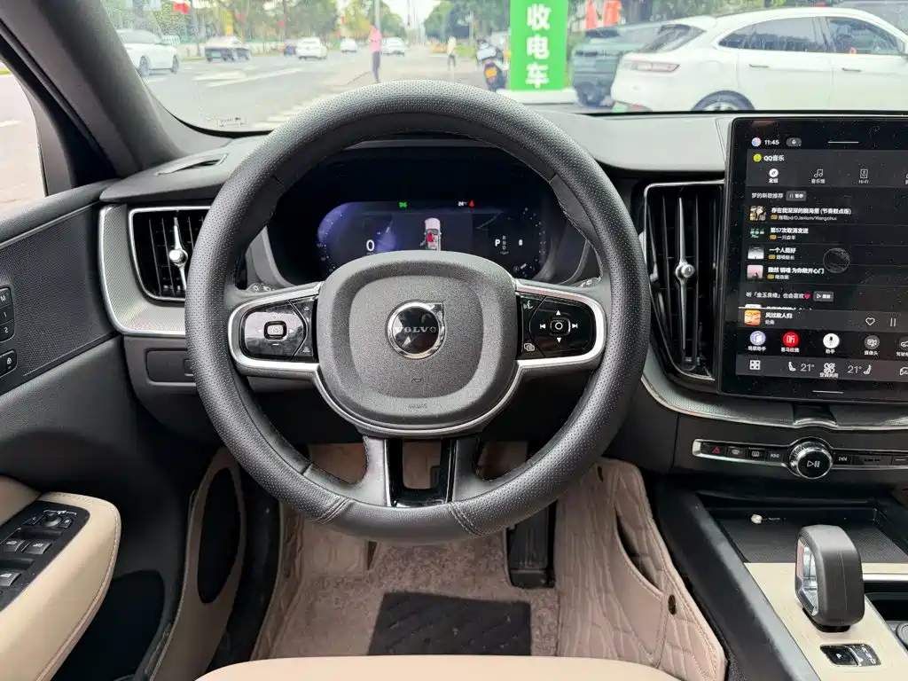 Volvo XC60 — миниатюра 14
