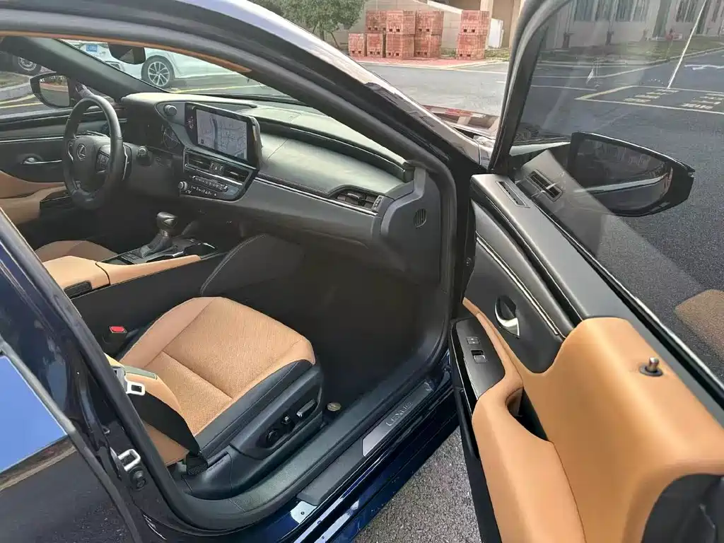 Lexus ES — миниатюра 6