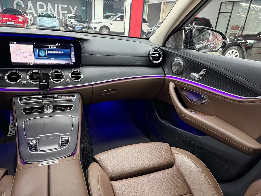 Mercedes-Benz E-Class — миниатюра 10