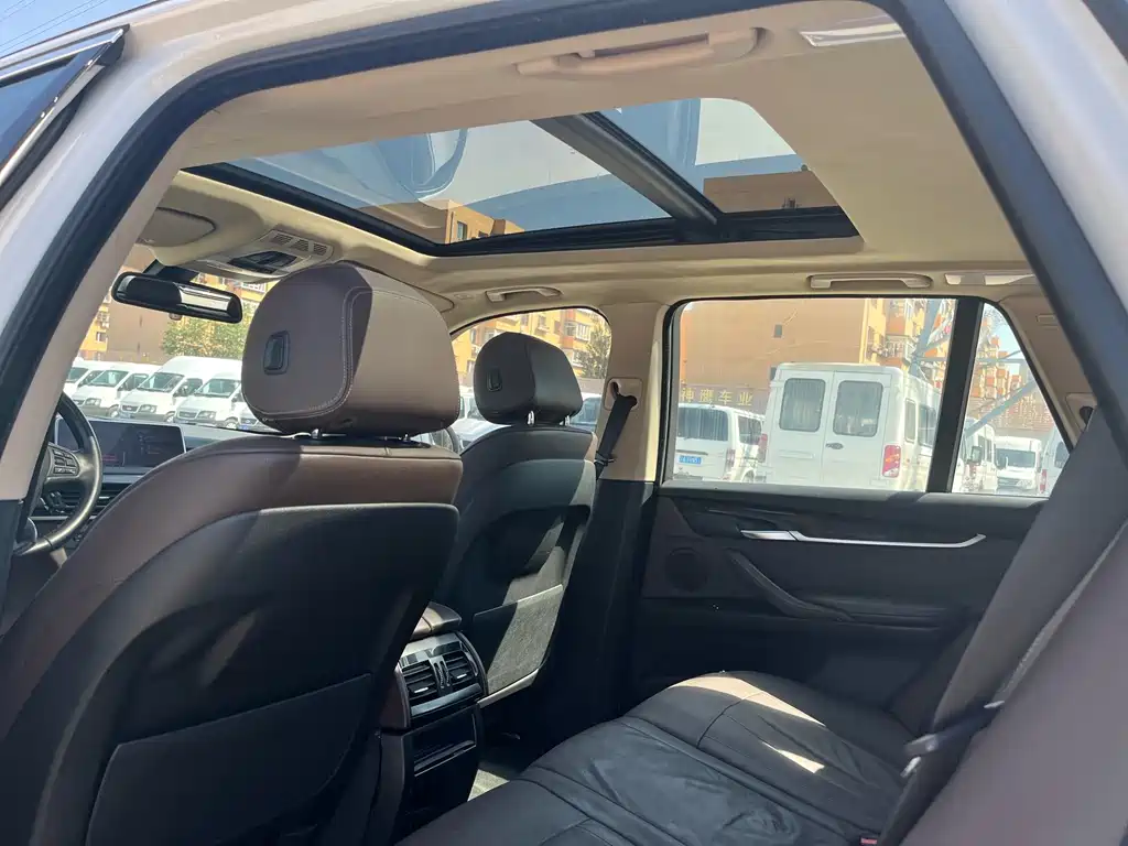 BMW X5 (Import) — миниатюра 5