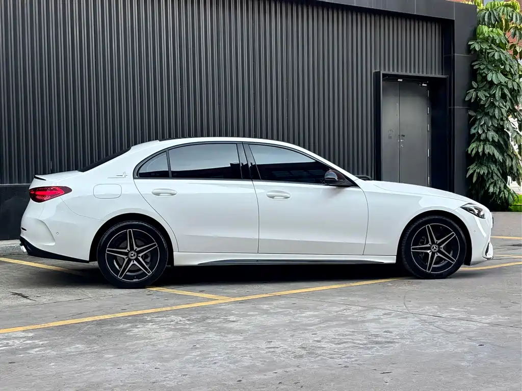 Mercedes-Benz C-Class — миниатюра 5