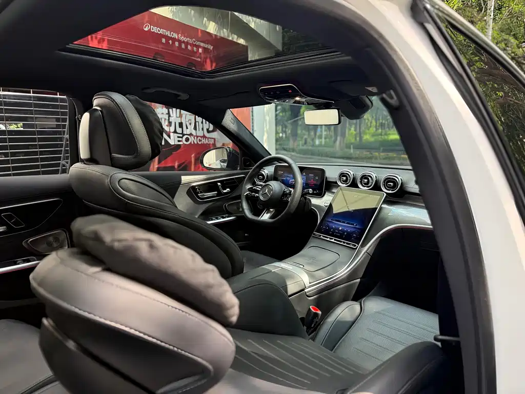 Mercedes-Benz C-Class — миниатюра 11