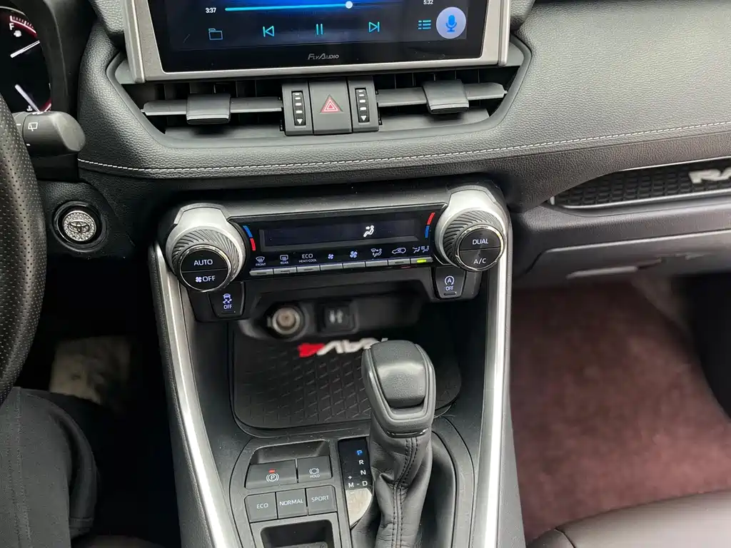 Toyota RAV4 — миниатюра 14