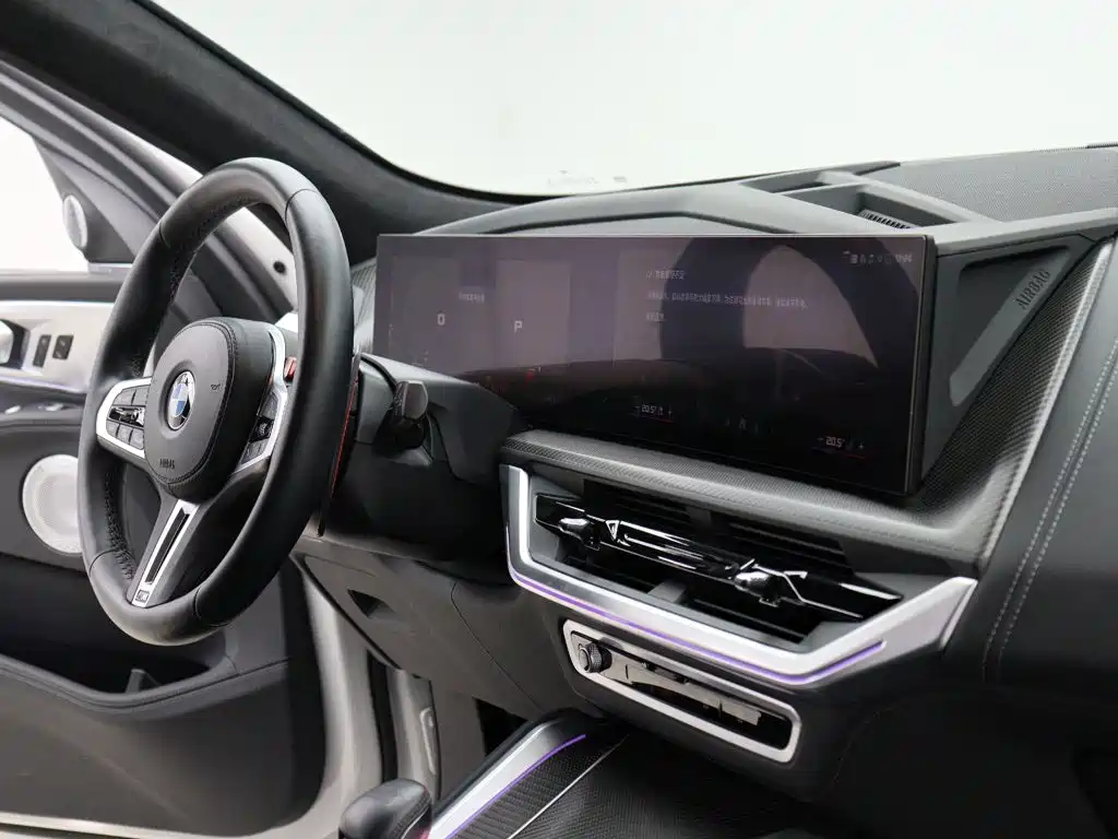 BMW XM — миниатюра 13