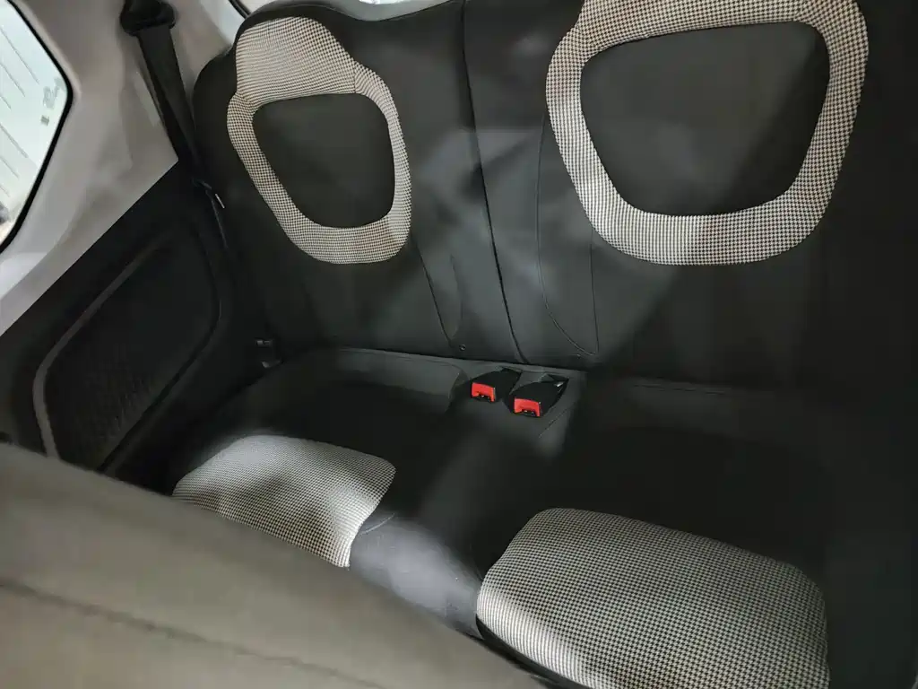 Wuling MINIEV — миниатюра 6