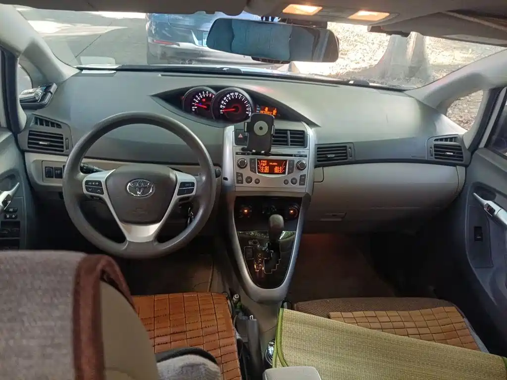 Toyota Verso — миниатюра 13