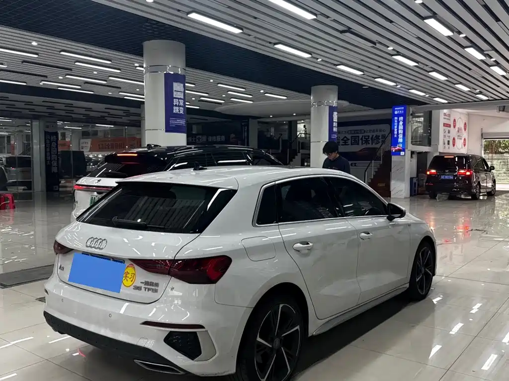 Audi A3 - фото 5