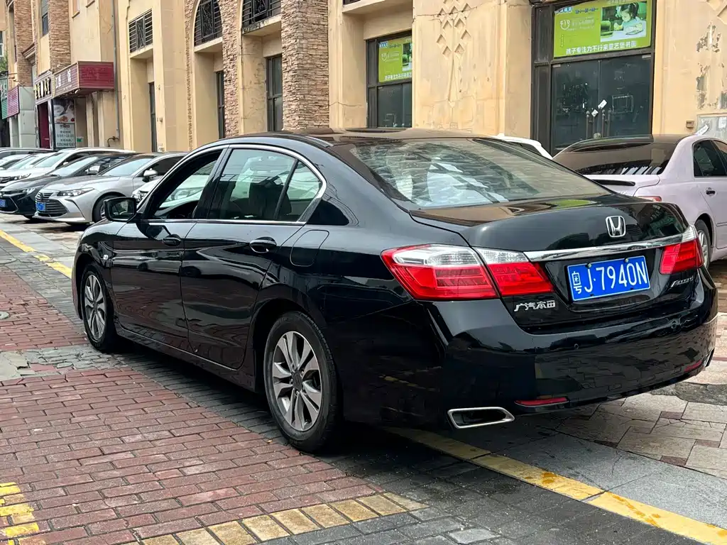 Honda Accord — миниатюра 6