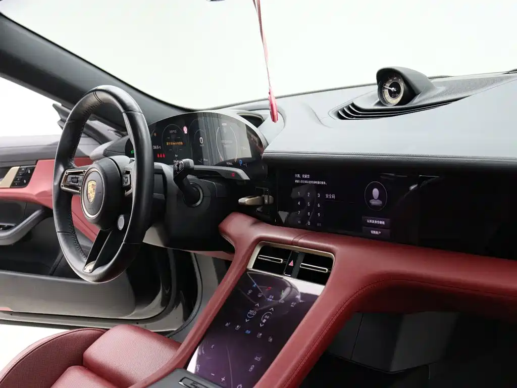Porsche Taycan — миниатюра 13