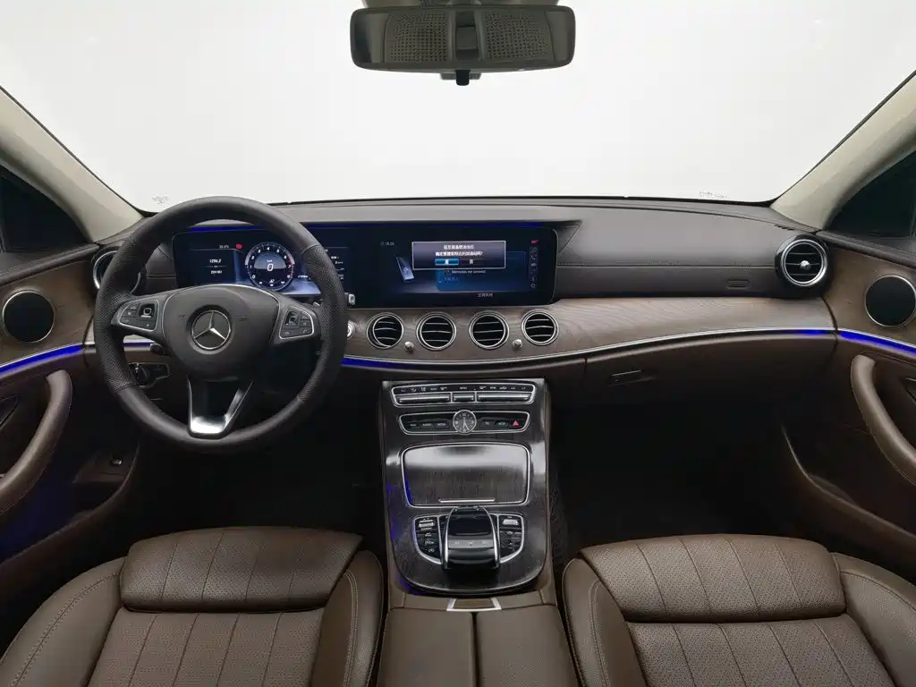Mercedes-Benz E-Class — миниатюра 5