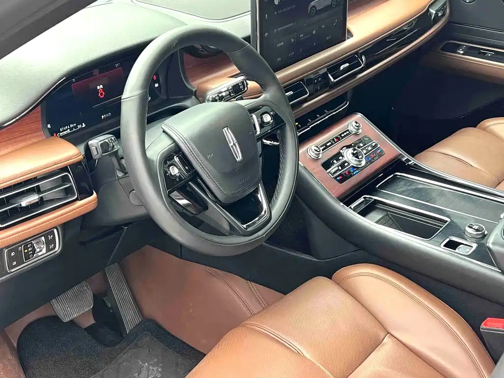 Lincoln Aviator — миниатюра 3