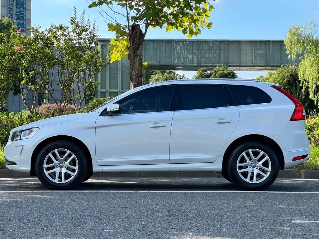 Volvo XC60 — миниатюра 5
